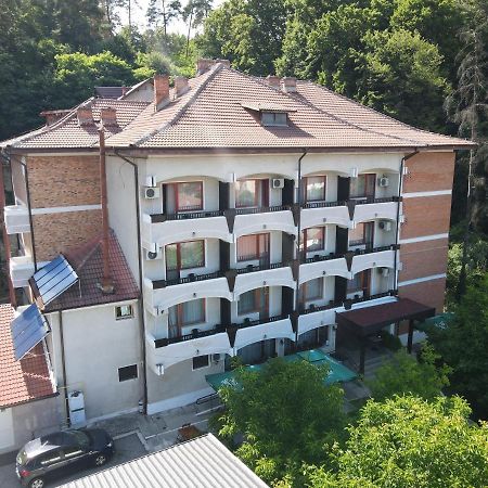 Hotel Panoramic Римніку-Вилча Екстер'єр фото