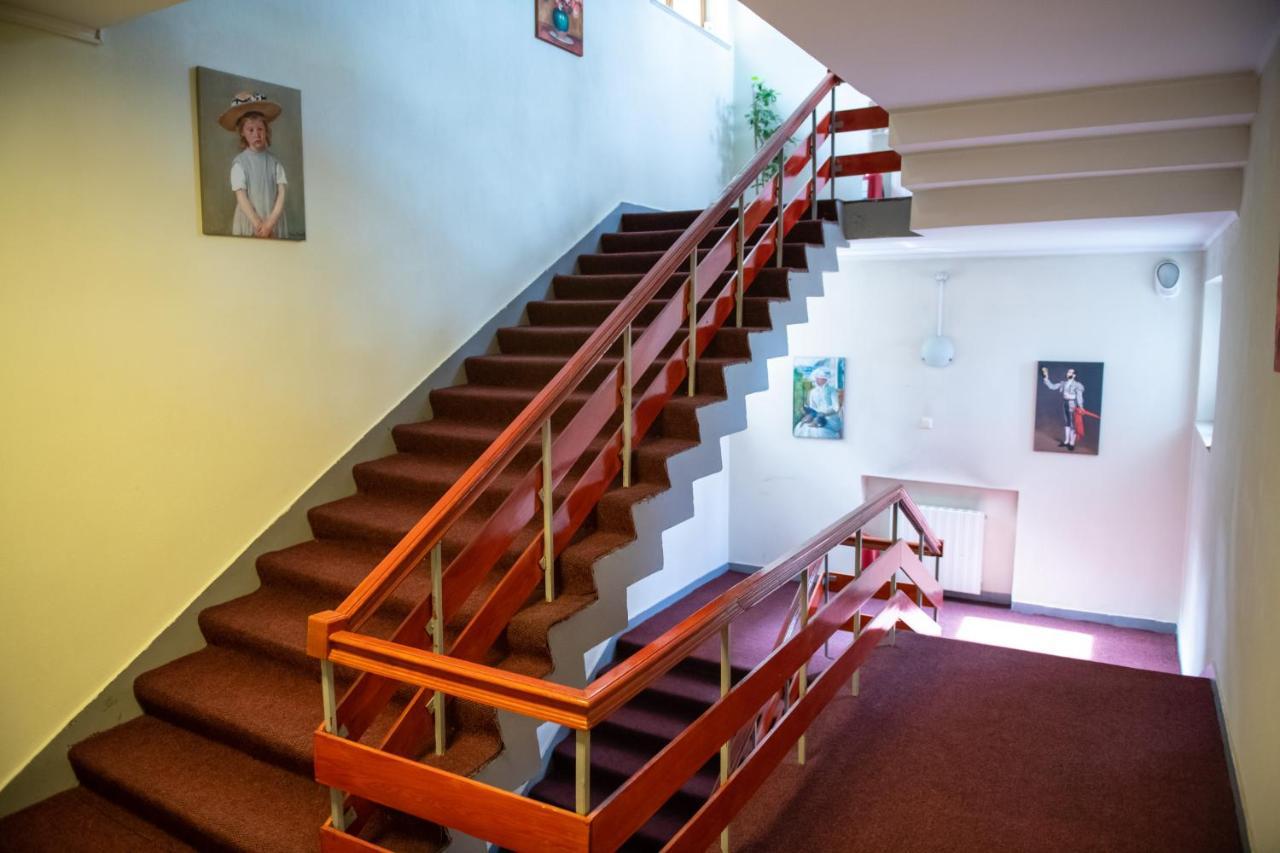 Hotel Panoramic Римніку-Вилча Екстер'єр фото