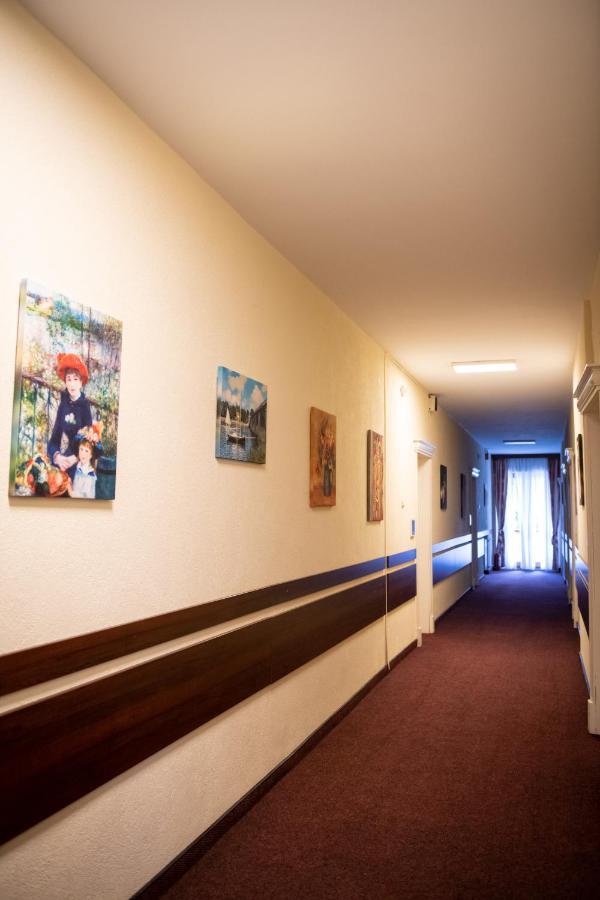 Hotel Panoramic Римніку-Вилча Екстер'єр фото