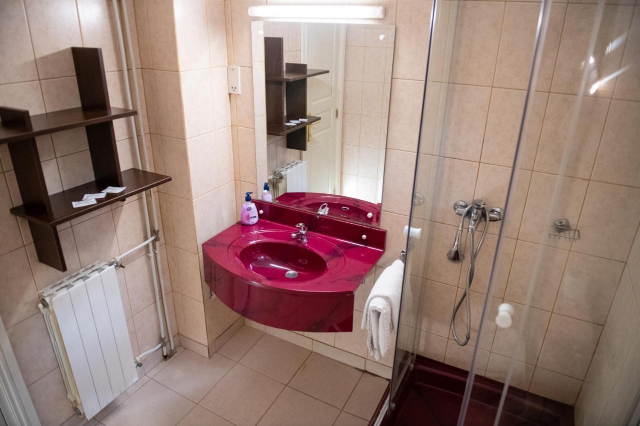 Hotel Panoramic Римніку-Вилча Екстер'єр фото