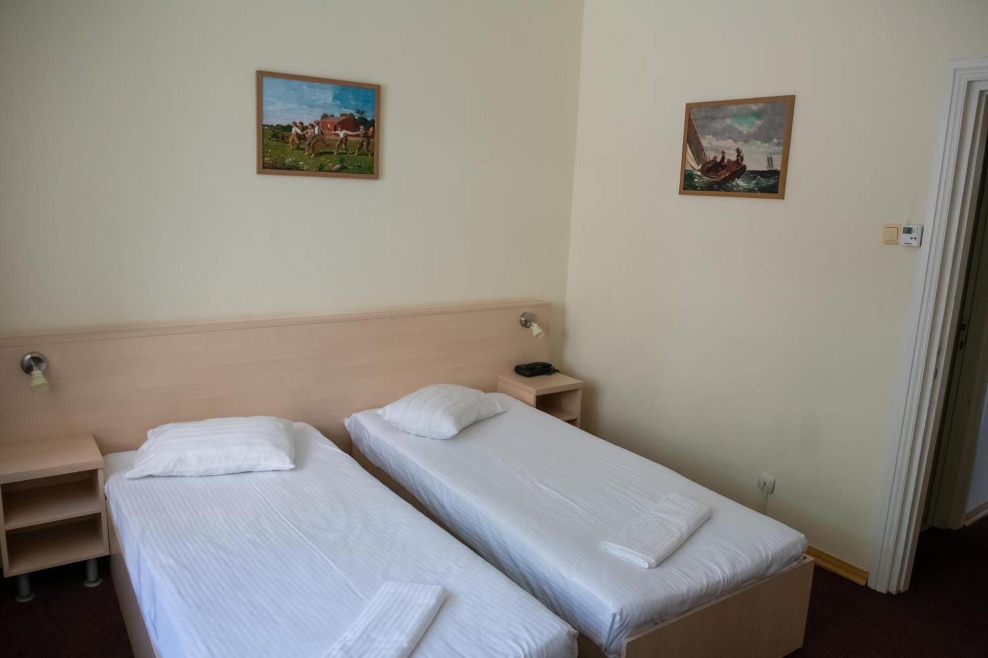 Hotel Panoramic Римніку-Вилча Екстер'єр фото