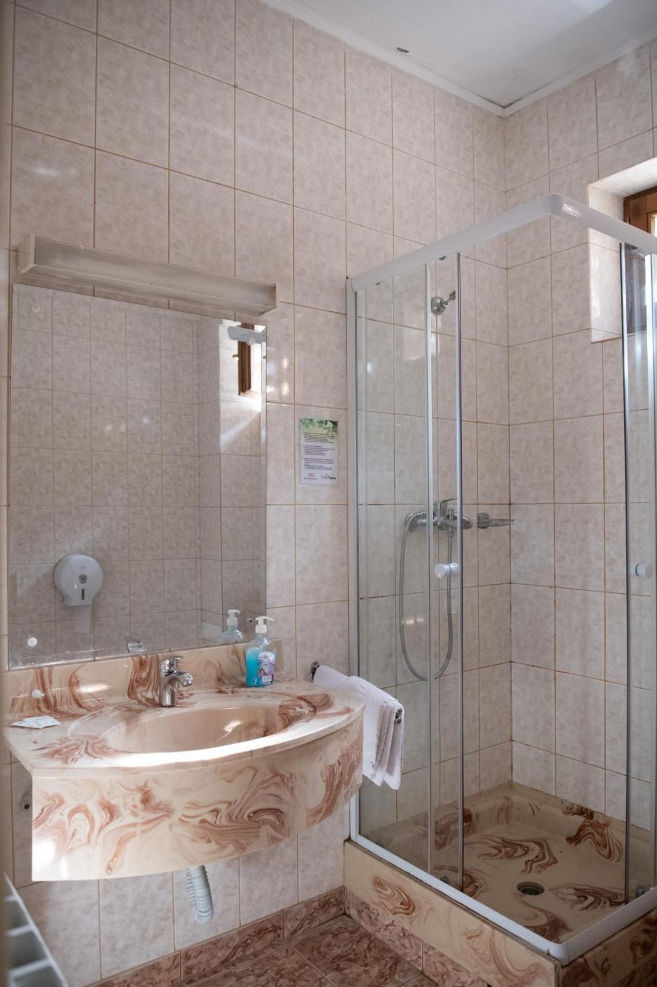 Hotel Panoramic Римніку-Вилча Екстер'єр фото